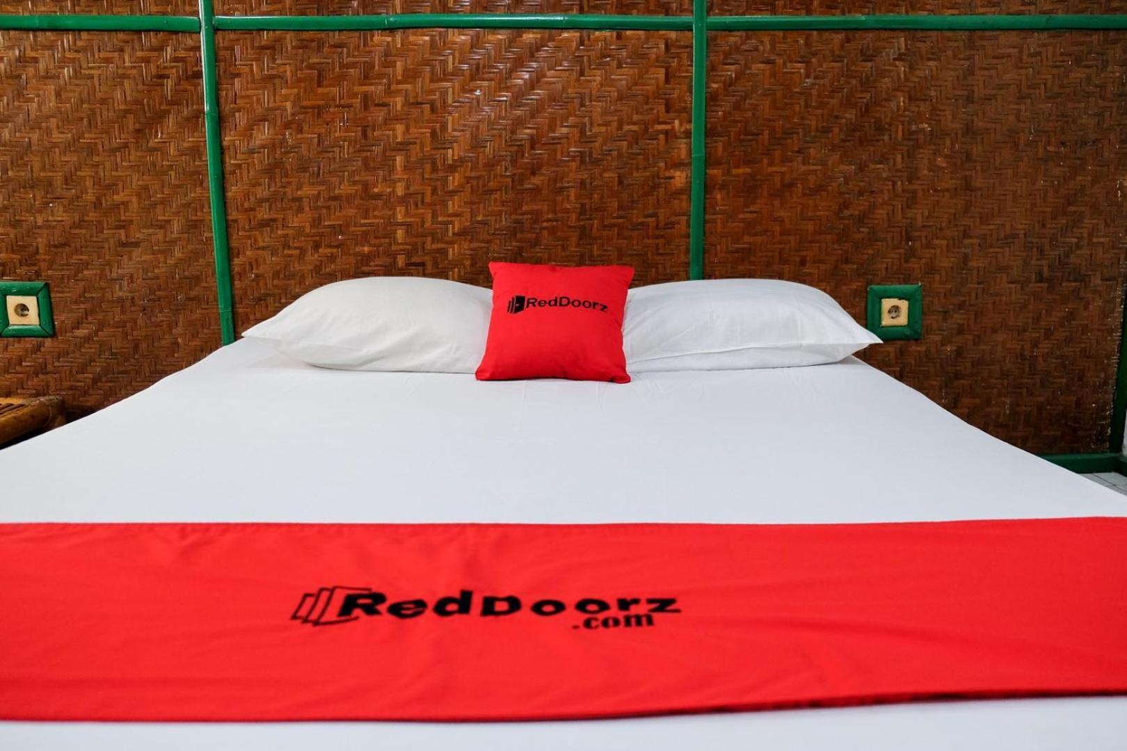 Reddoorz Plus Near Jalan Baru Bogor Luaran gambar